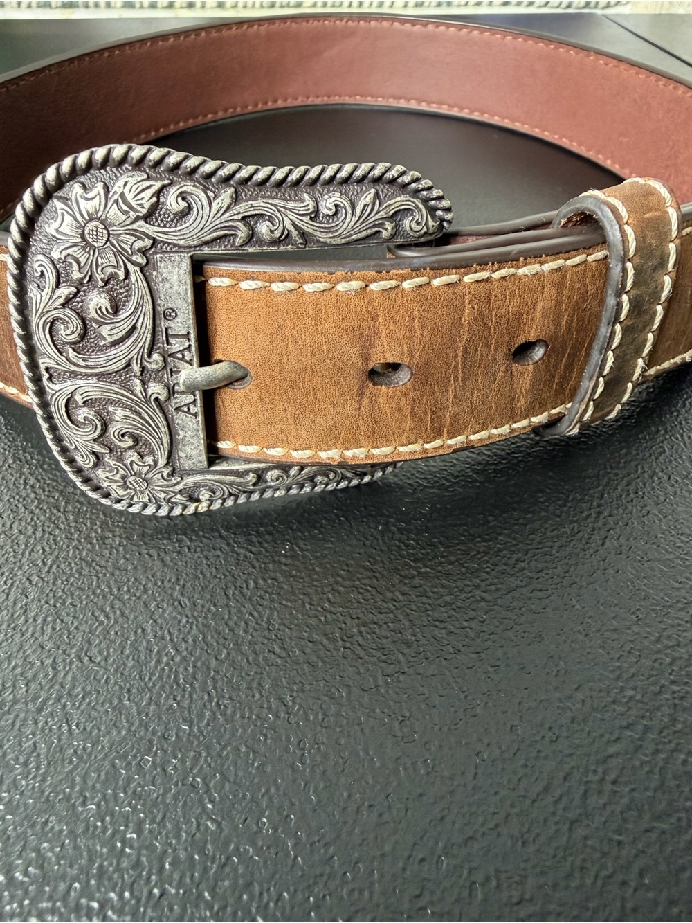 ARIAT WOMEN'S LEATHER BELT WITH ENGRAVED BUCKLE SIZE SMALL BROWN FLORAL A1523402